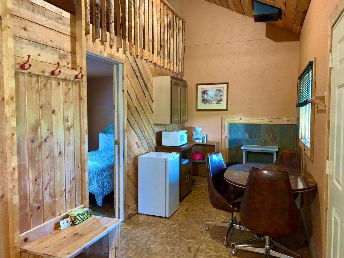 Schott'S Lake Conference & Resort Sundre Dış mekan fotoğraf